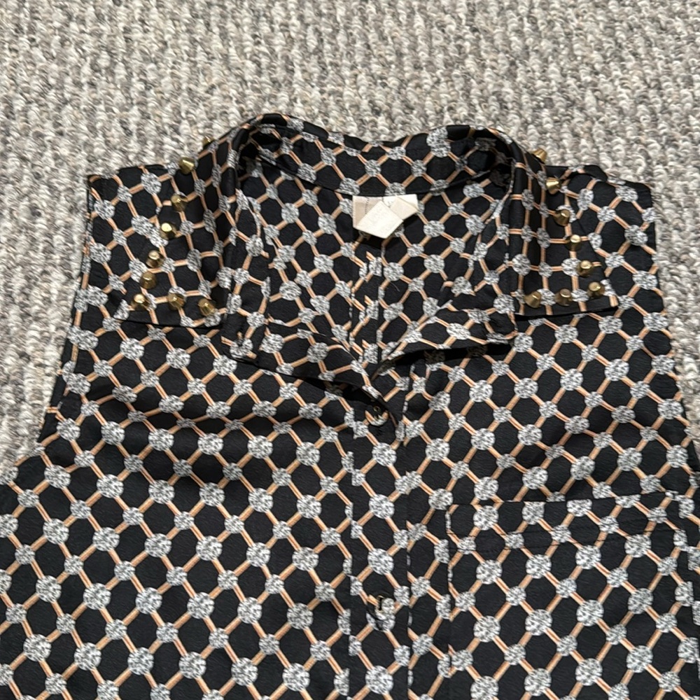 ⭐️5/$15⭐️ Forever 21 top - Picture 2 of 7